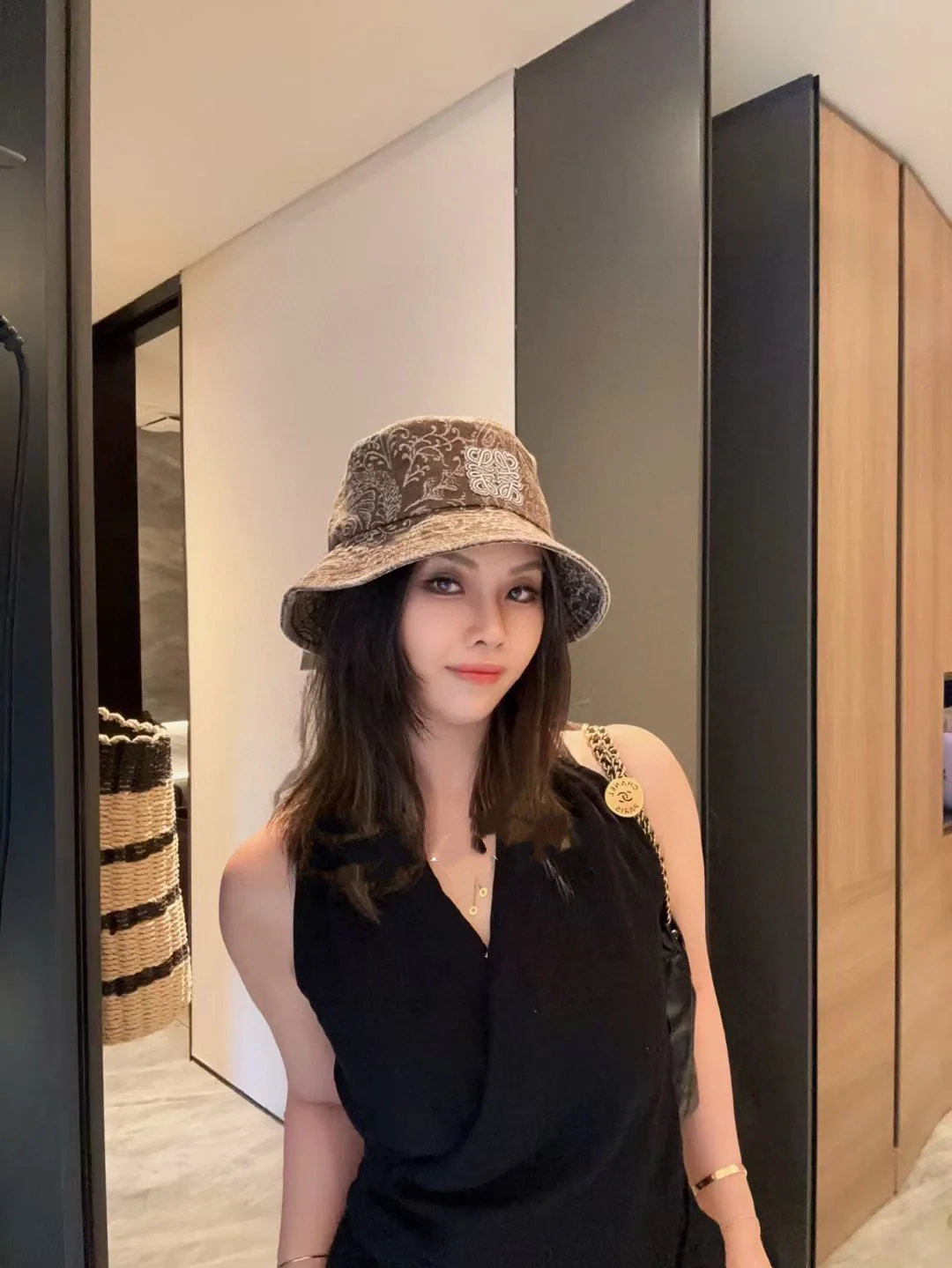 로에베 페이즐리 버킷 햇 상세 이미지 1