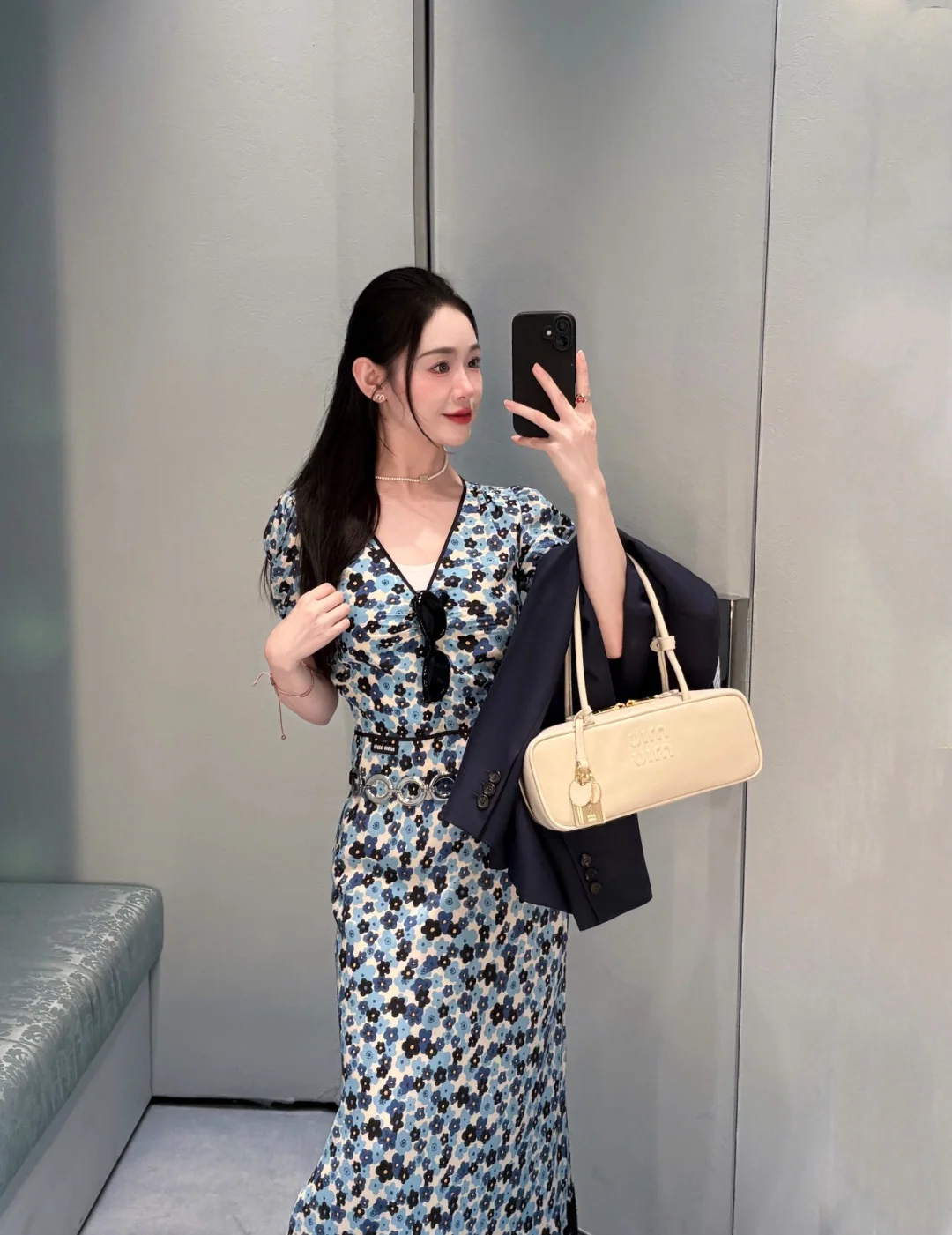 미우미우 뽕나무 실크 꽃무늬 V넥 반소매 원피스 상세 이미지 3