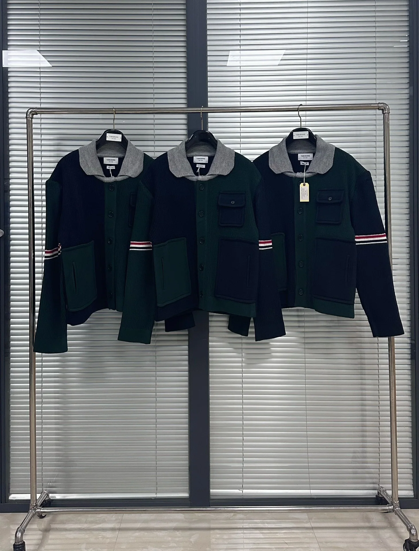 톰브라운 컬러 블록 남성 자켓 143018