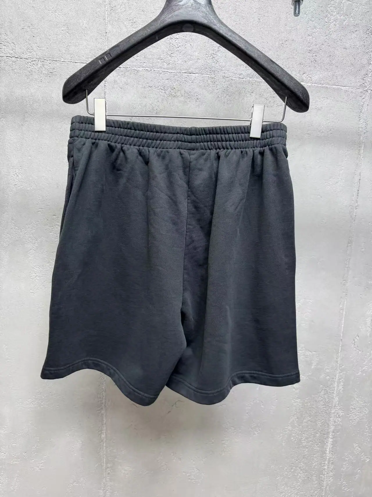 발렌시아가 남성 반바지 상세 이미지 2