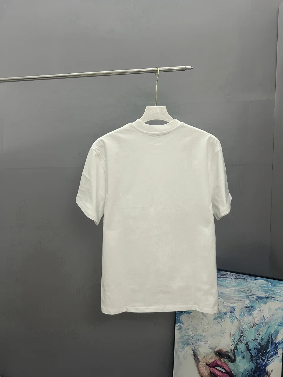 발렌티노 클래식 프린트 크루넥 반팔 티셔츠 상세 이미지 2
