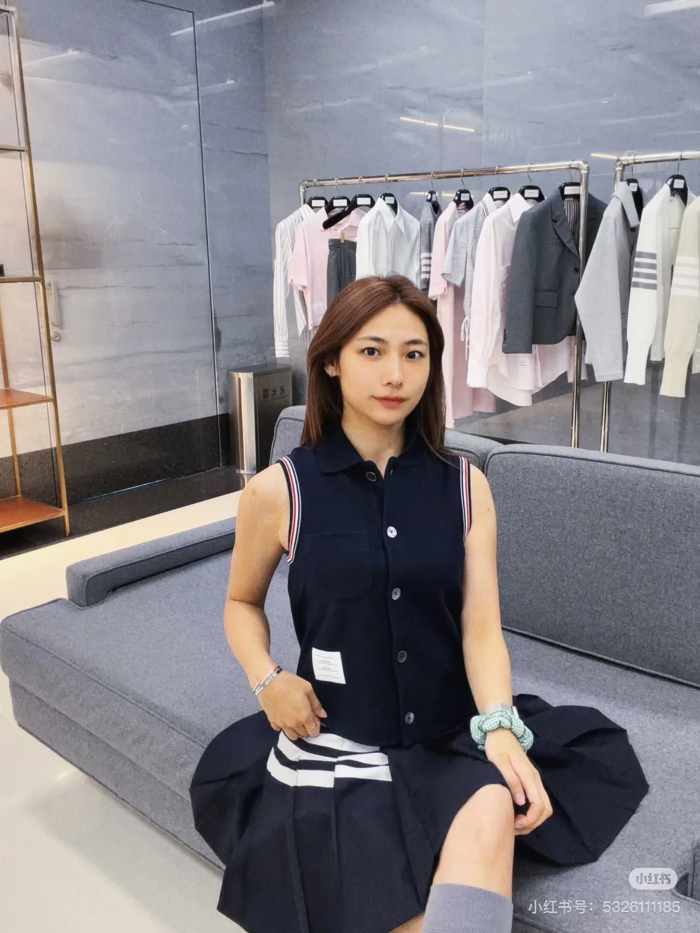 톰브라운 여성 슬림핏 노슬리브 폴로셔츠 상세 이미지 3