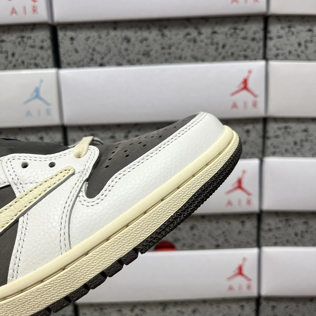 나이키 [PK] 화이트 브라운 DM7866-162 201946 Nike Travis Scott Reverse Mocha 3.0 상세 이미지 4