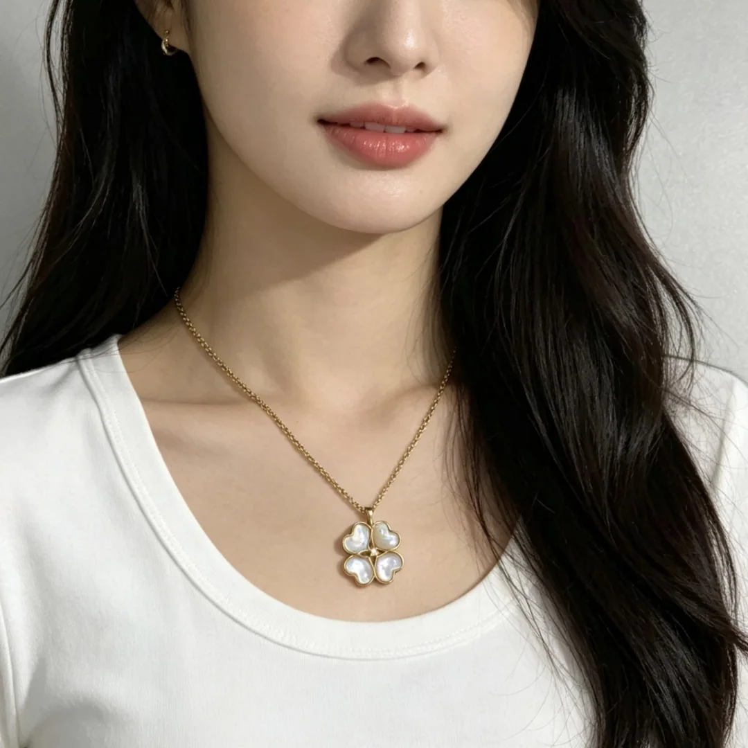 디올 네 잎 클로버 목걸이 상세 이미지 2