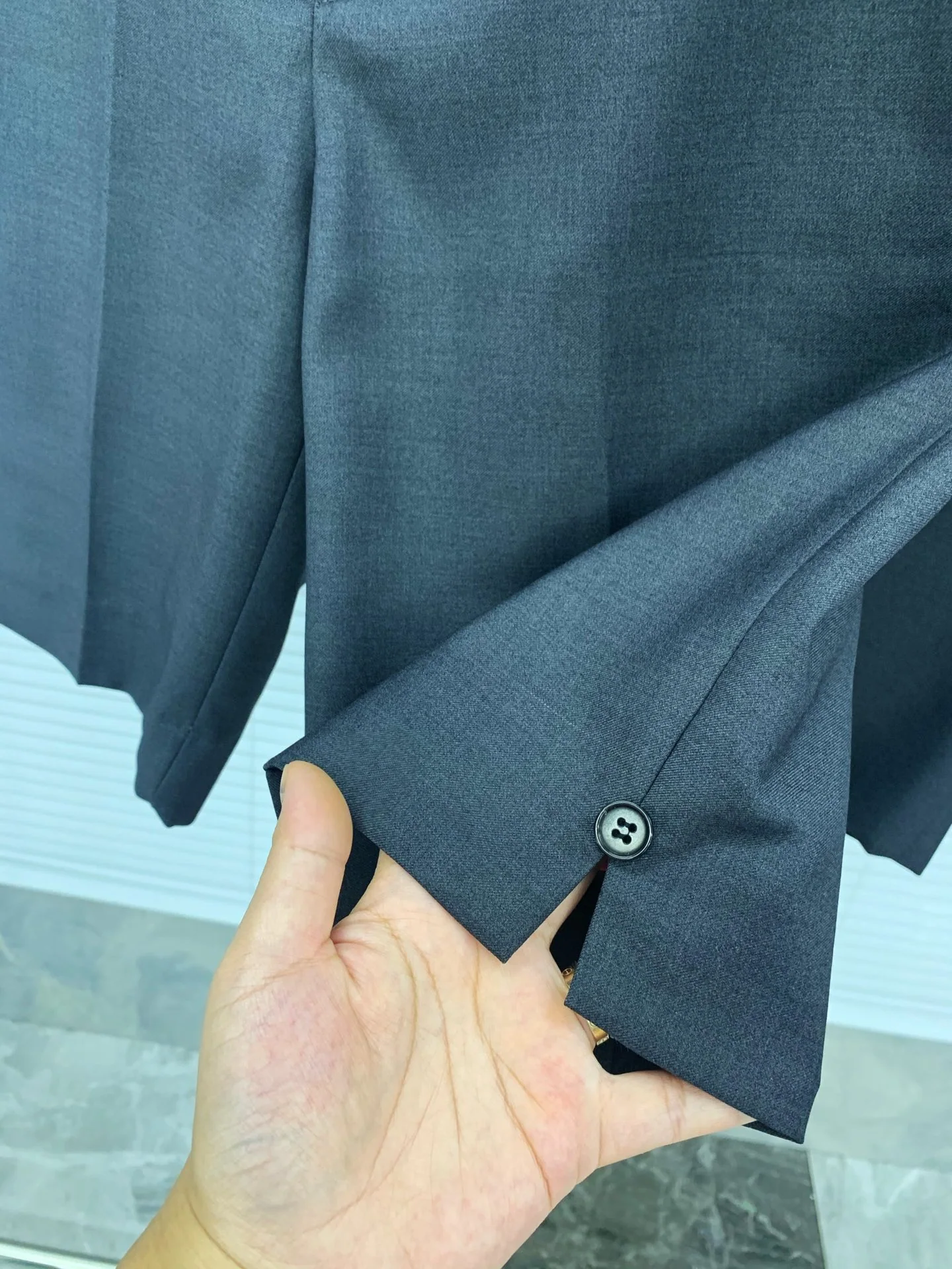 톰브라운 클래식 남성 반바지 상세 이미지 6