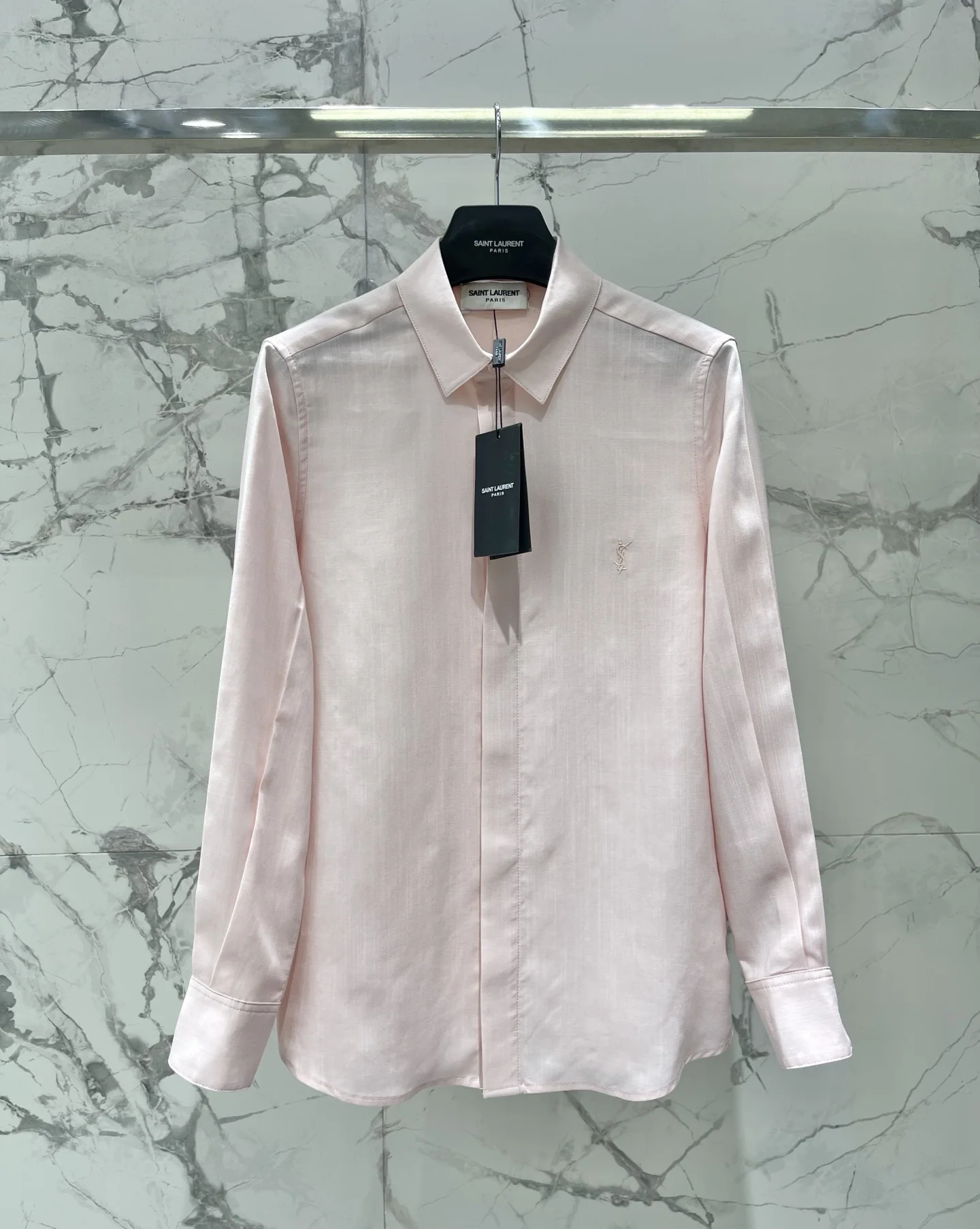 생로랑 YSL 로고 자수 실크 여성 셔츠 상세 이미지 1