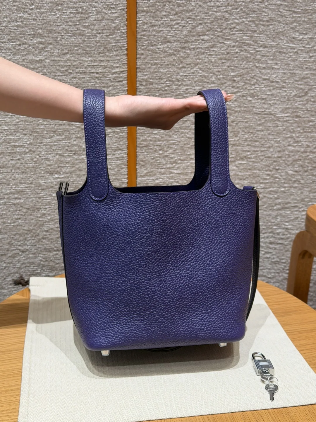 에르메스 피코탄 락 18 cm 가방 상세 이미지 4