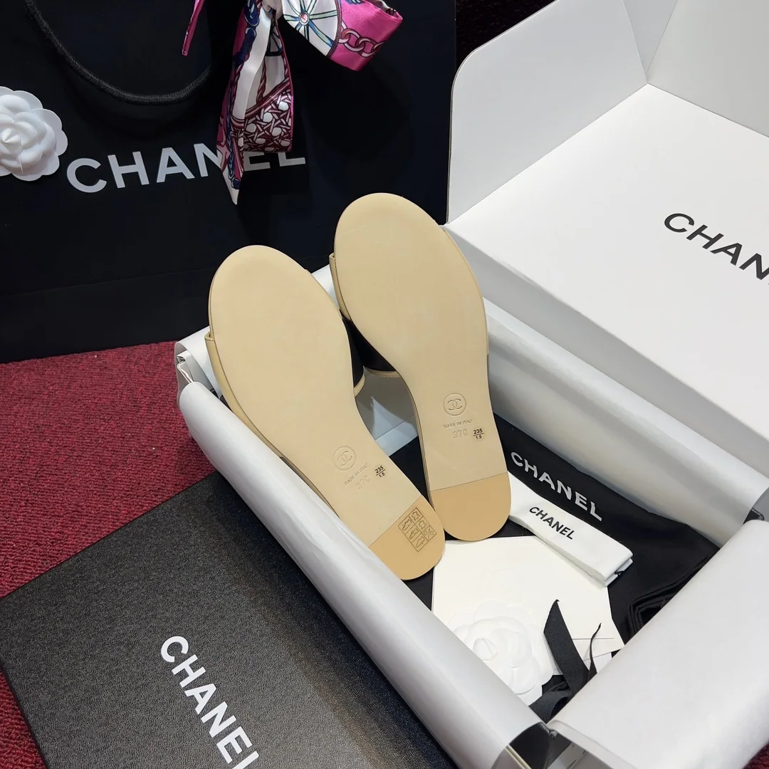 샤넬 더블 C 진주 라인스톤 버클 램스킨 슬리퍼 상세 이미지 8