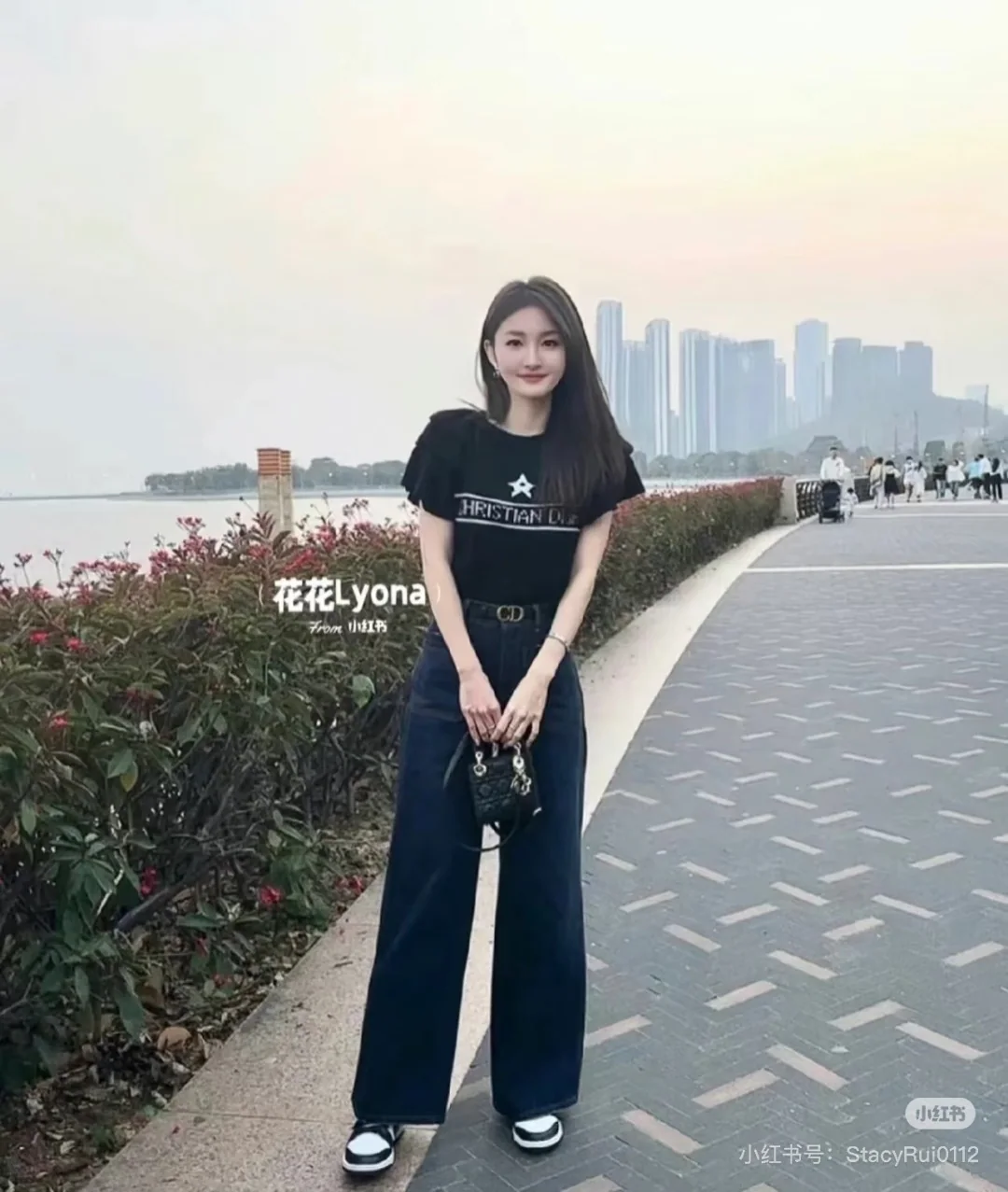 디올 자수 스트라이프 반팔 티셔츠 상세 이미지 2