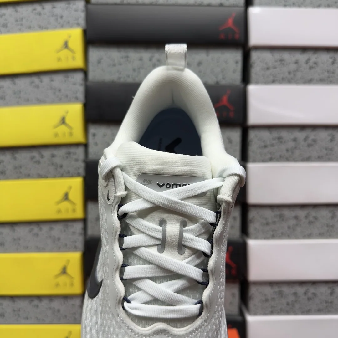 나이키 [XY] 보메로 플러스 오프 HV8150-111 201821 Nike Vomero Plus Off White Thunderstorm 상세 이미지 9