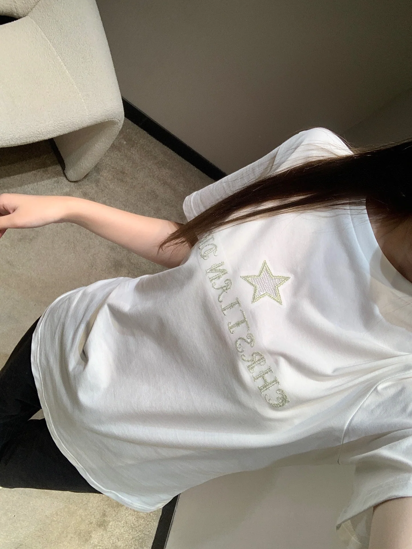 디올 레터 오각성 자수 반팔 티셔츠 26 SS 상세 이미지 5