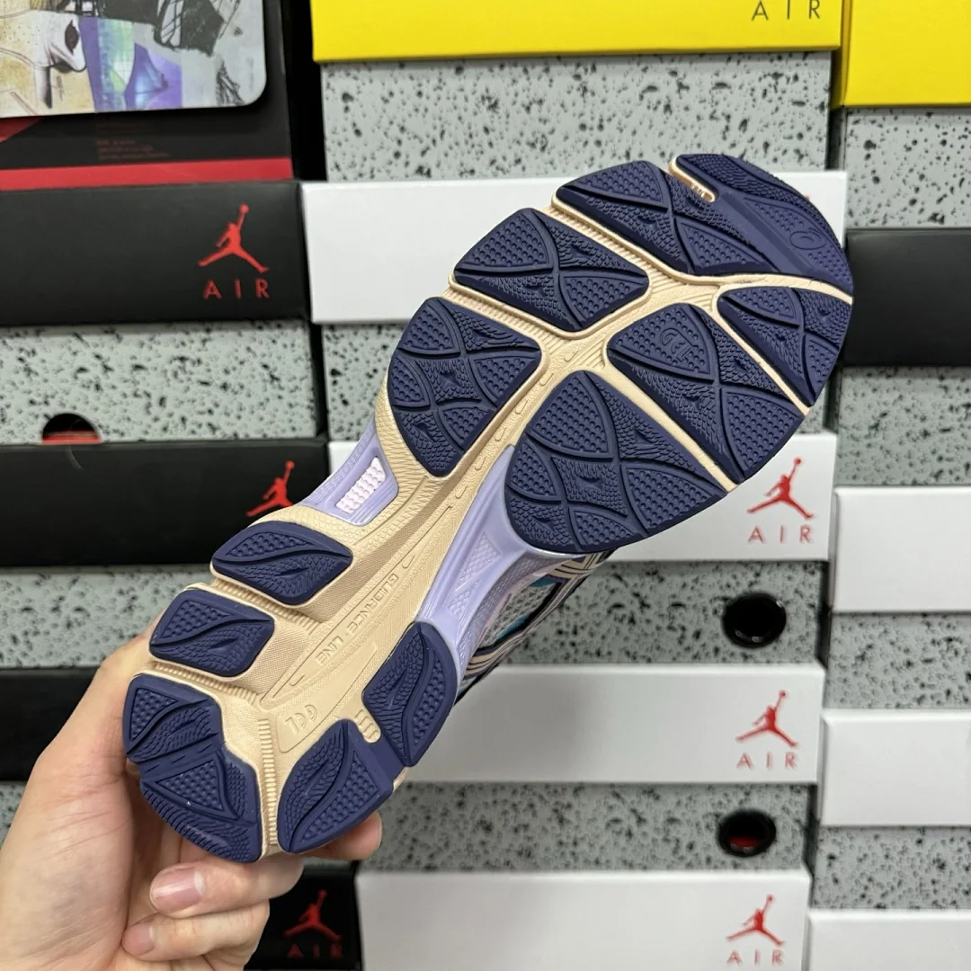 아식스 [TOP] 젤 큐뮬러스 16 1203A763-020 200297 Asics Gel-Cumulus 16 Purple Cloud Grey 상세 이미지 7