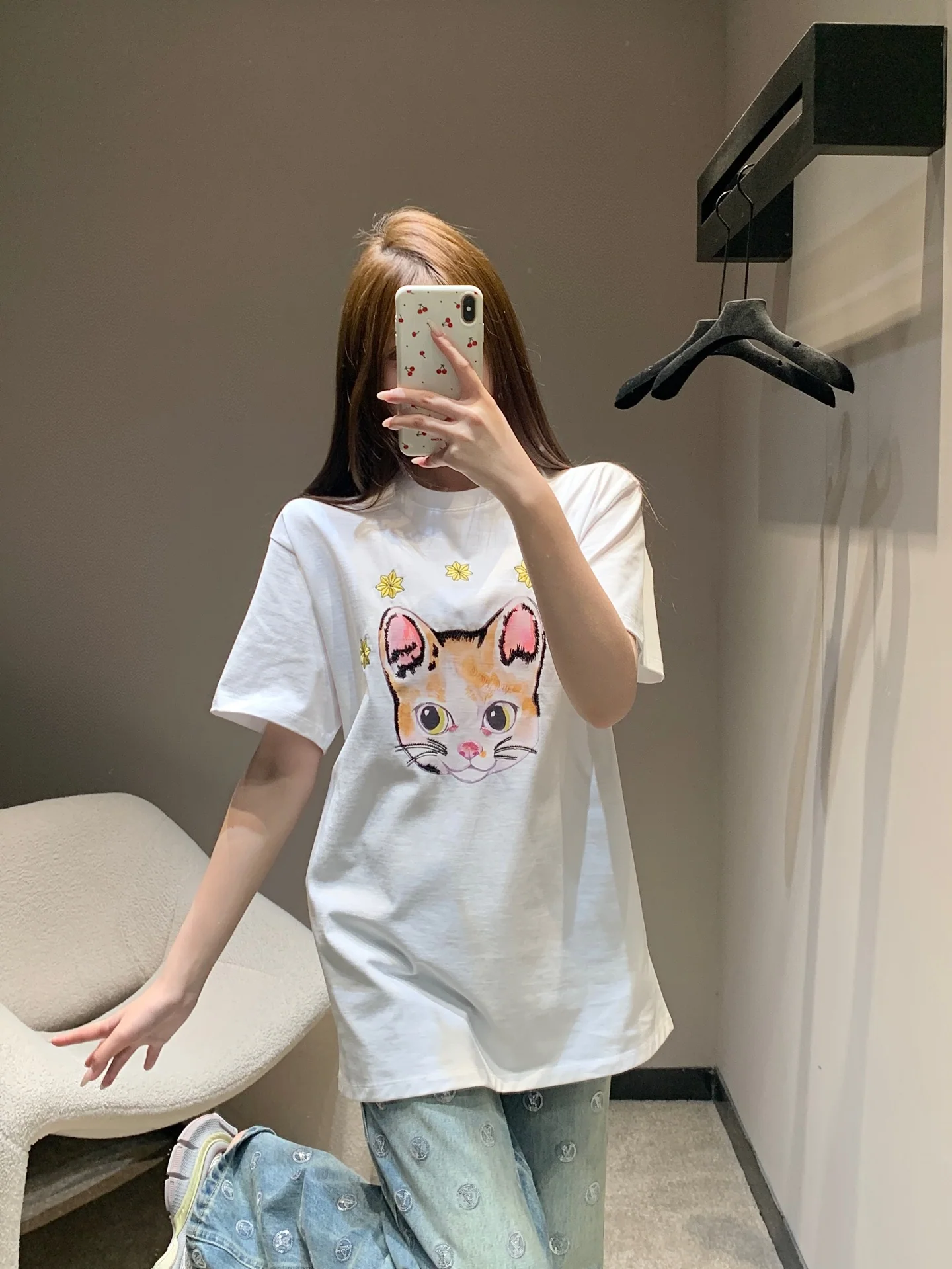 구찌 고양이 무늬 별 자수 여성 반팔 티셔츠 26 SS 상세 이미지 1