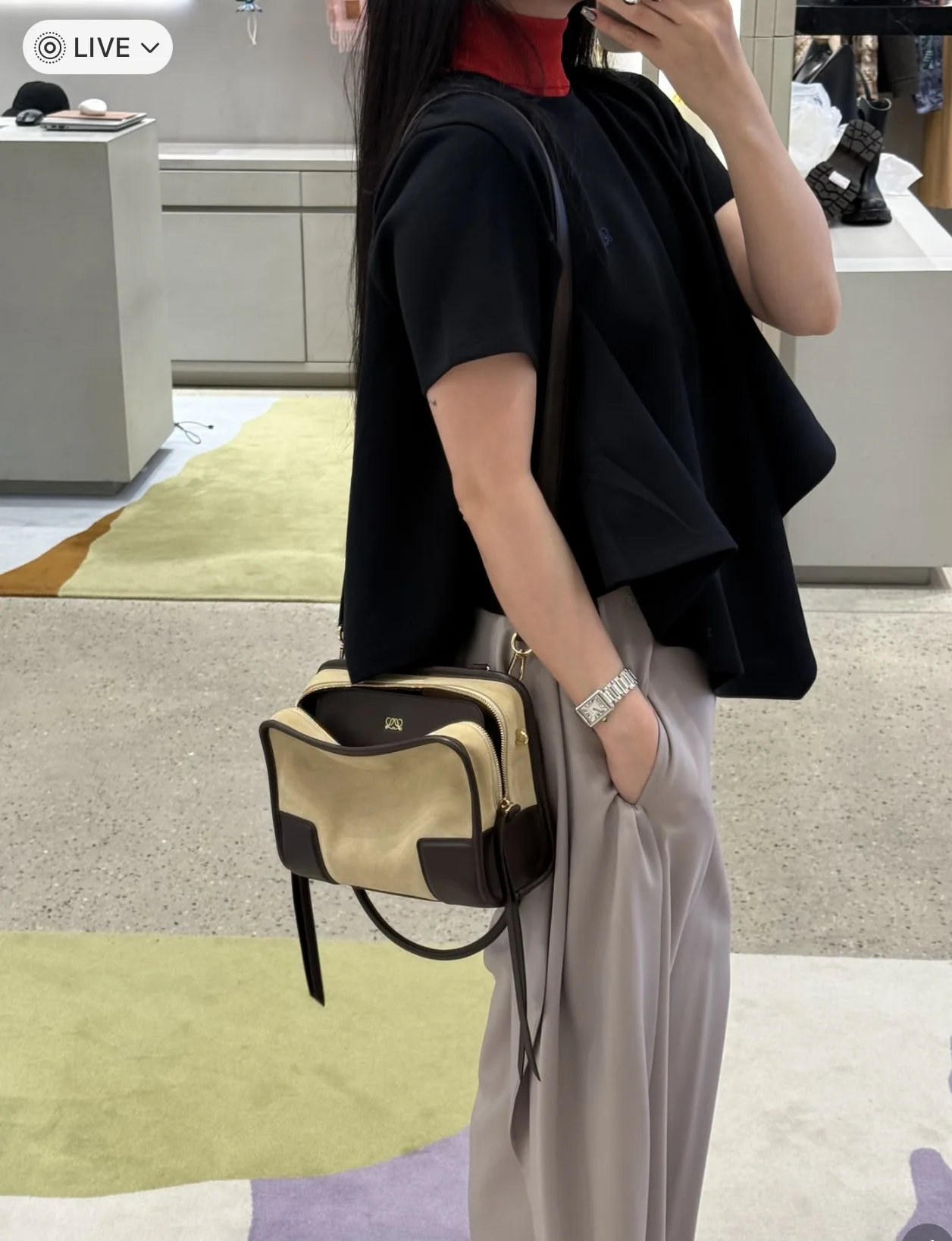 로에베 레터 로고 자수 반팔 티셔츠 상세 이미지 4
