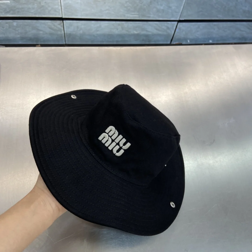 미우미우 3D 자수 버킷 햇 상세 이미지 1