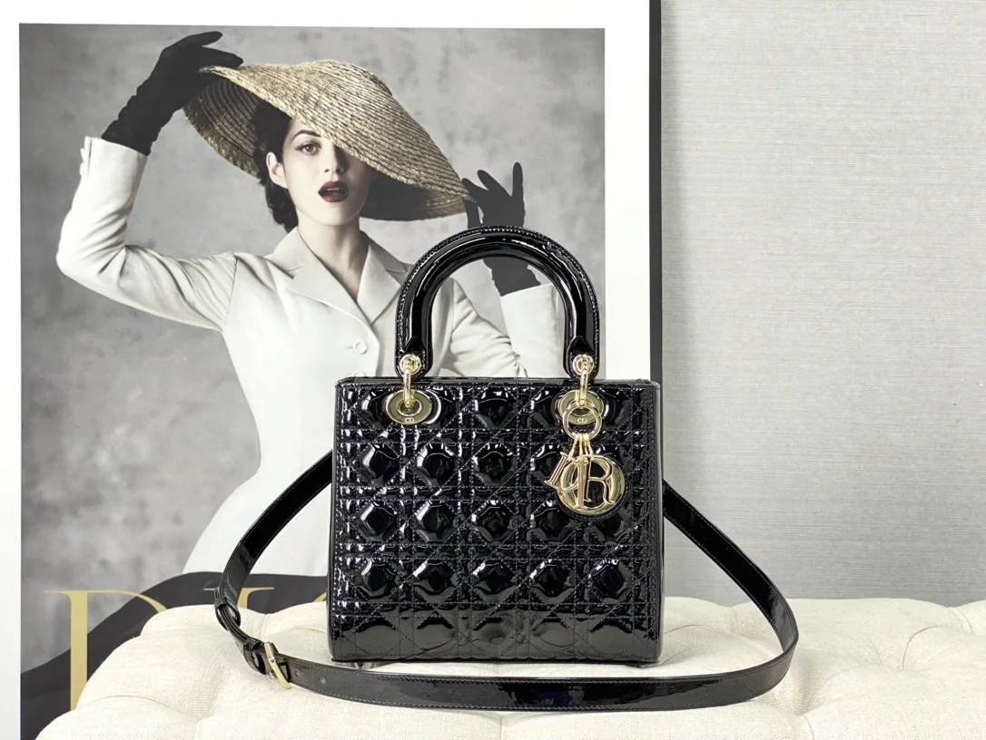 디올 레이디 5 컴파트먼트 블랙 페이턴트 가죽 가방 196452