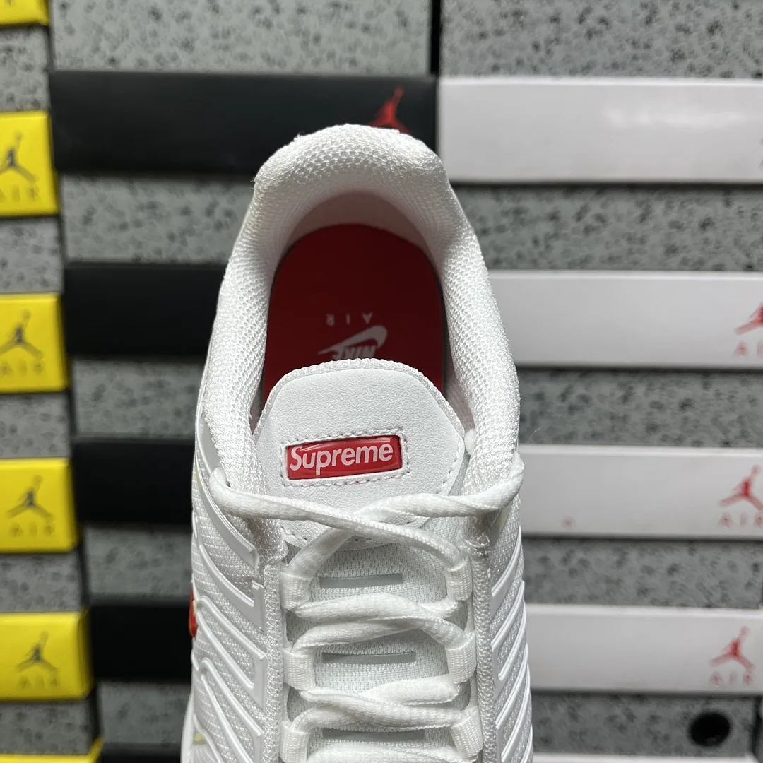 나이키 [DF] 에어 맥스 플러스 DA1472-100 201695 Nike Air Max Plus Supreme White 상세 이미지 3
