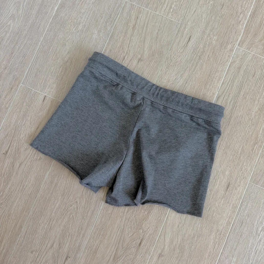 크롬하츠 그레이 퍼플 컬러 블록 프린트 여성 반바지 상세 이미지 4