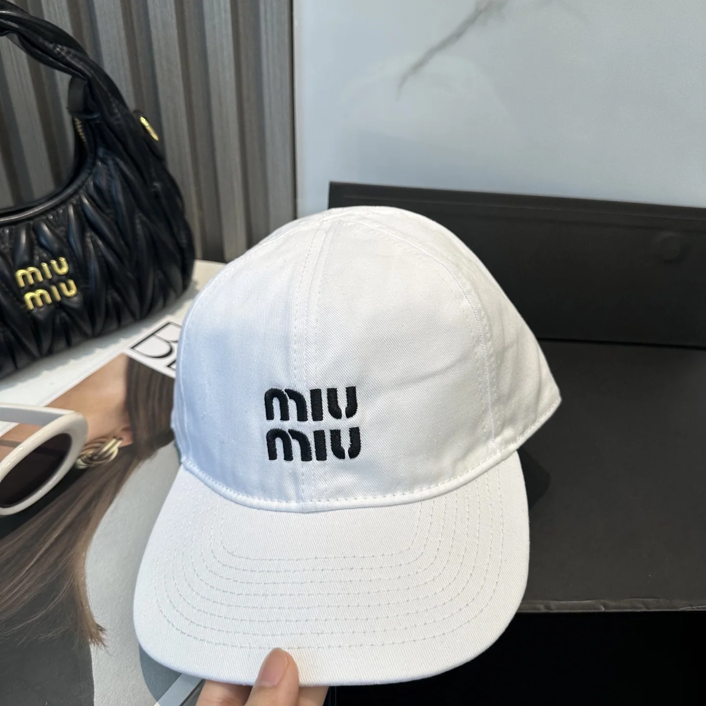 미우미우 모자 81113 Miu Miu Cap 상세 이미지 2