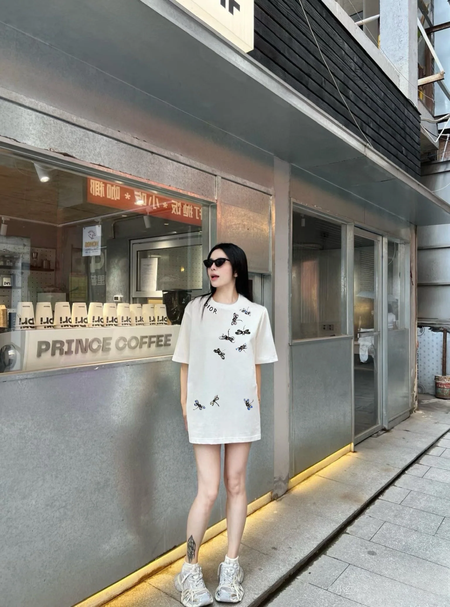 디올 나비 프린트 여성 반팔 티셔츠 상세 이미지 5