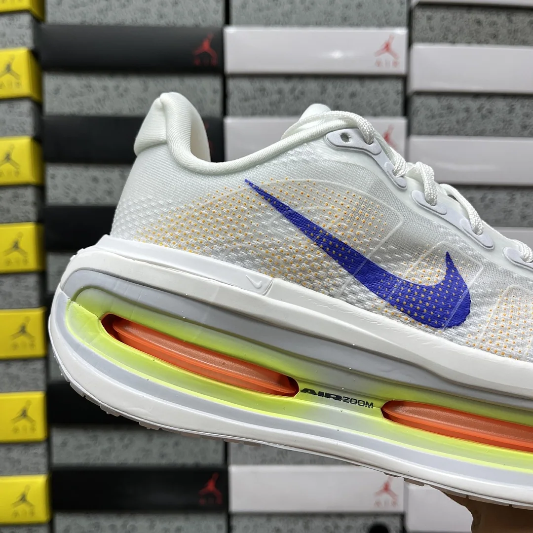 나이키 [M] 보메로 프리미엄 HQ2050-101 201674 Nike Vomero Premium White Lapis Total Orange 상세 이미지 9