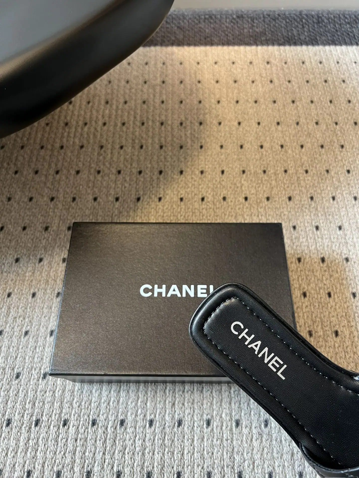 샤넬 다이아몬드 패턴 더블 C 샌들 상세 이미지 8