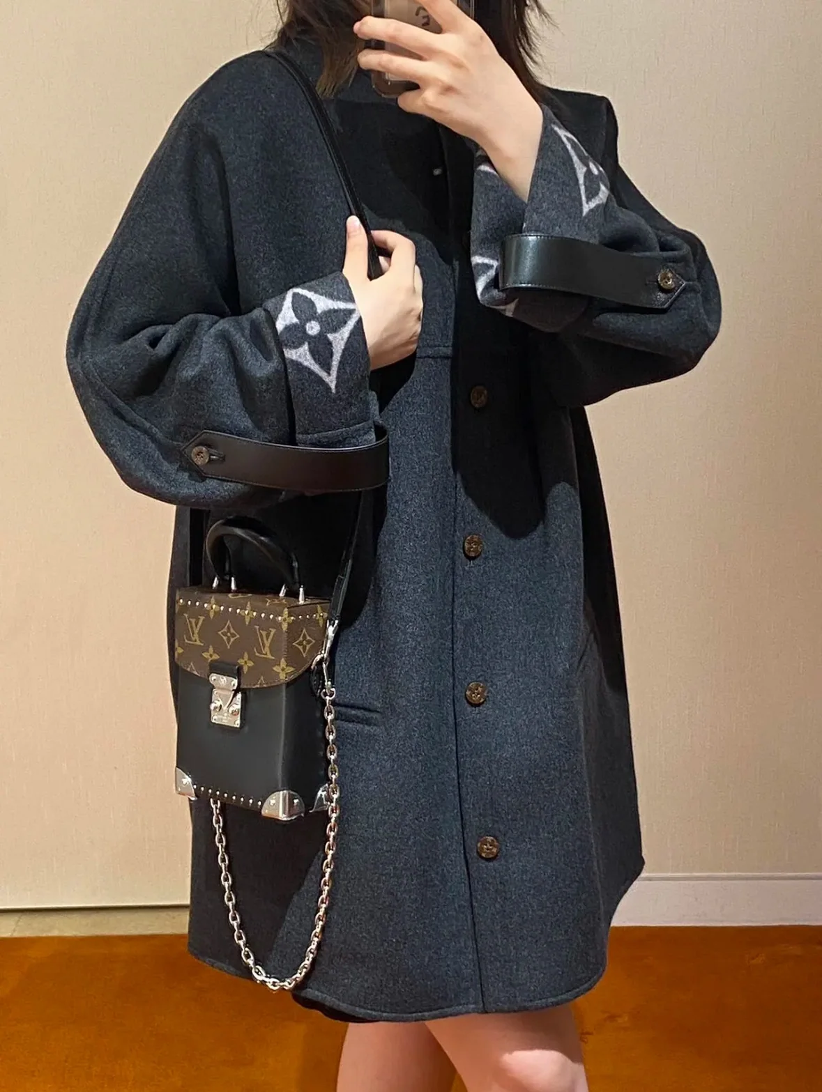 루이비통 M12362 가방 상세 이미지 8