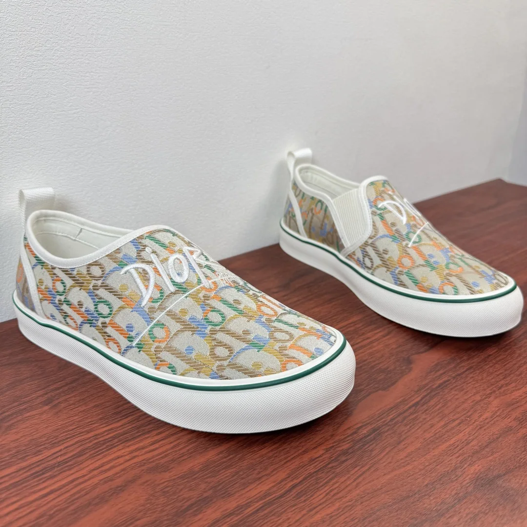 디올 26SS 런웨이 자수 솔트윈드 캐주얼 로퍼 남성 슬립온 신발 154408 Dior Sneakers 상세 이미지 2