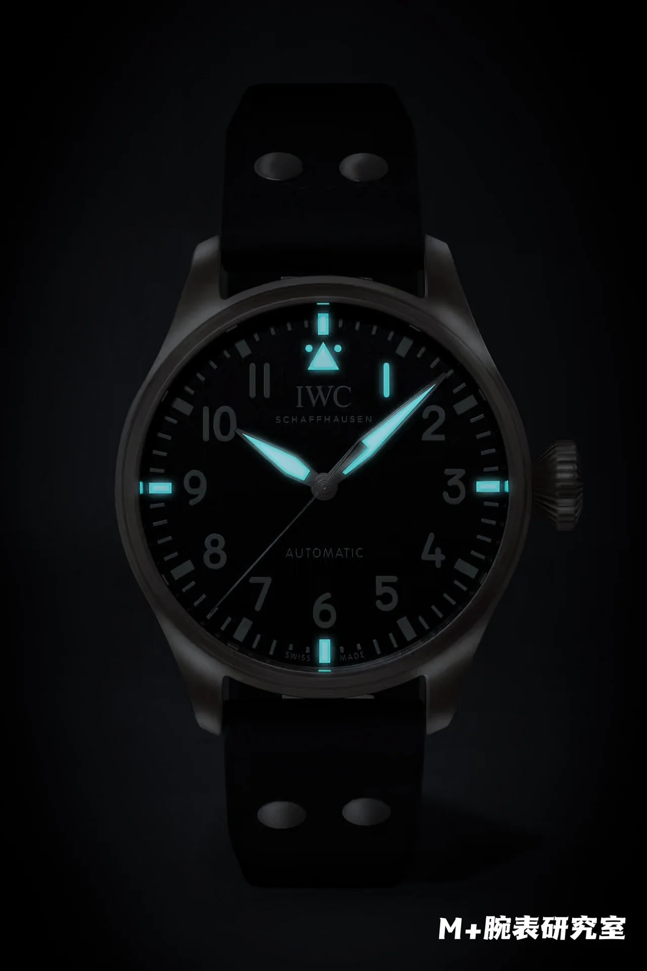 IWC 파일럿 시계 상세 이미지 8