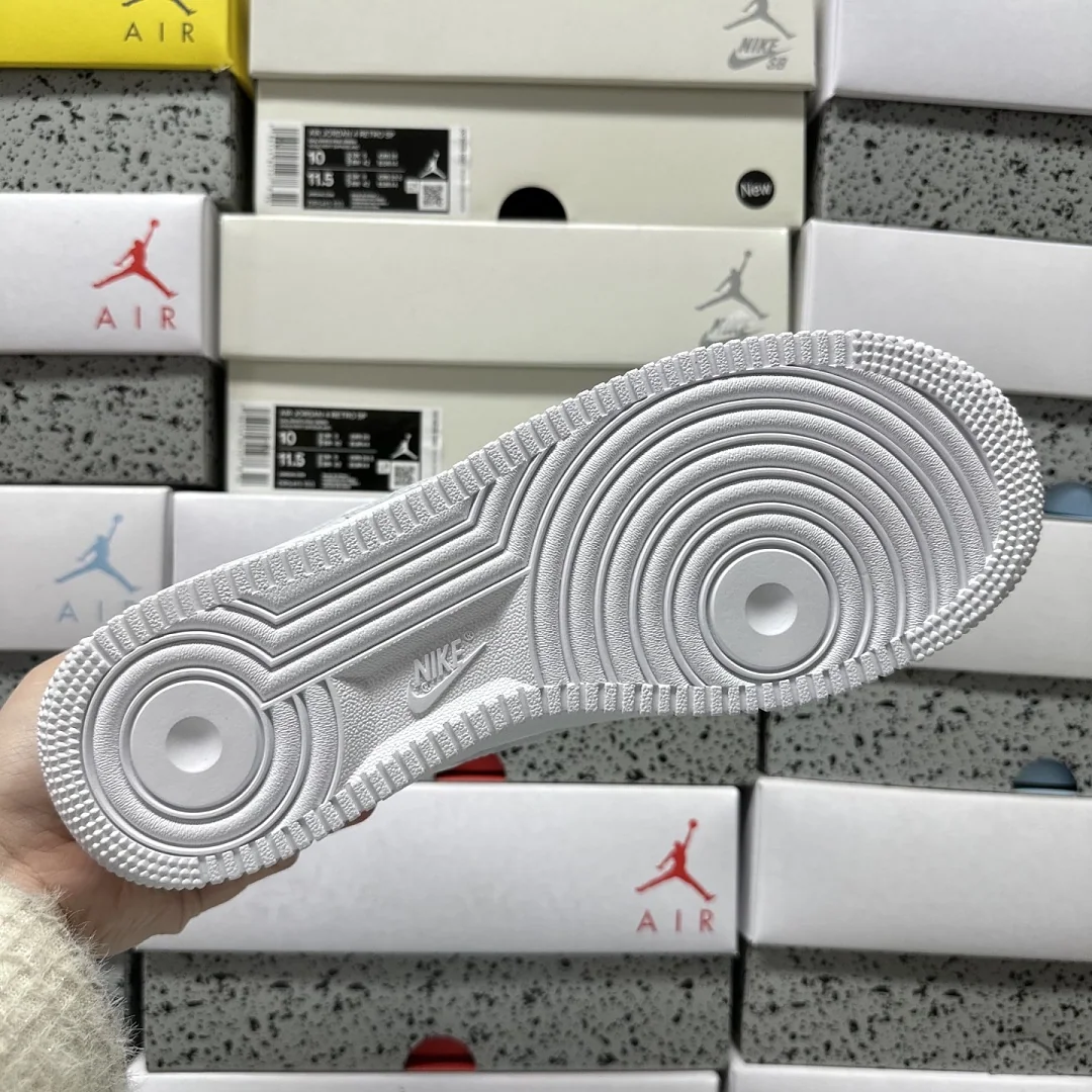 나이키 [XY/PB] 에어 포스 1 로우 화이트 CZ8065-100 201729 Nike Air Force 1 Low Drake NOCTA 상세 이미지 5