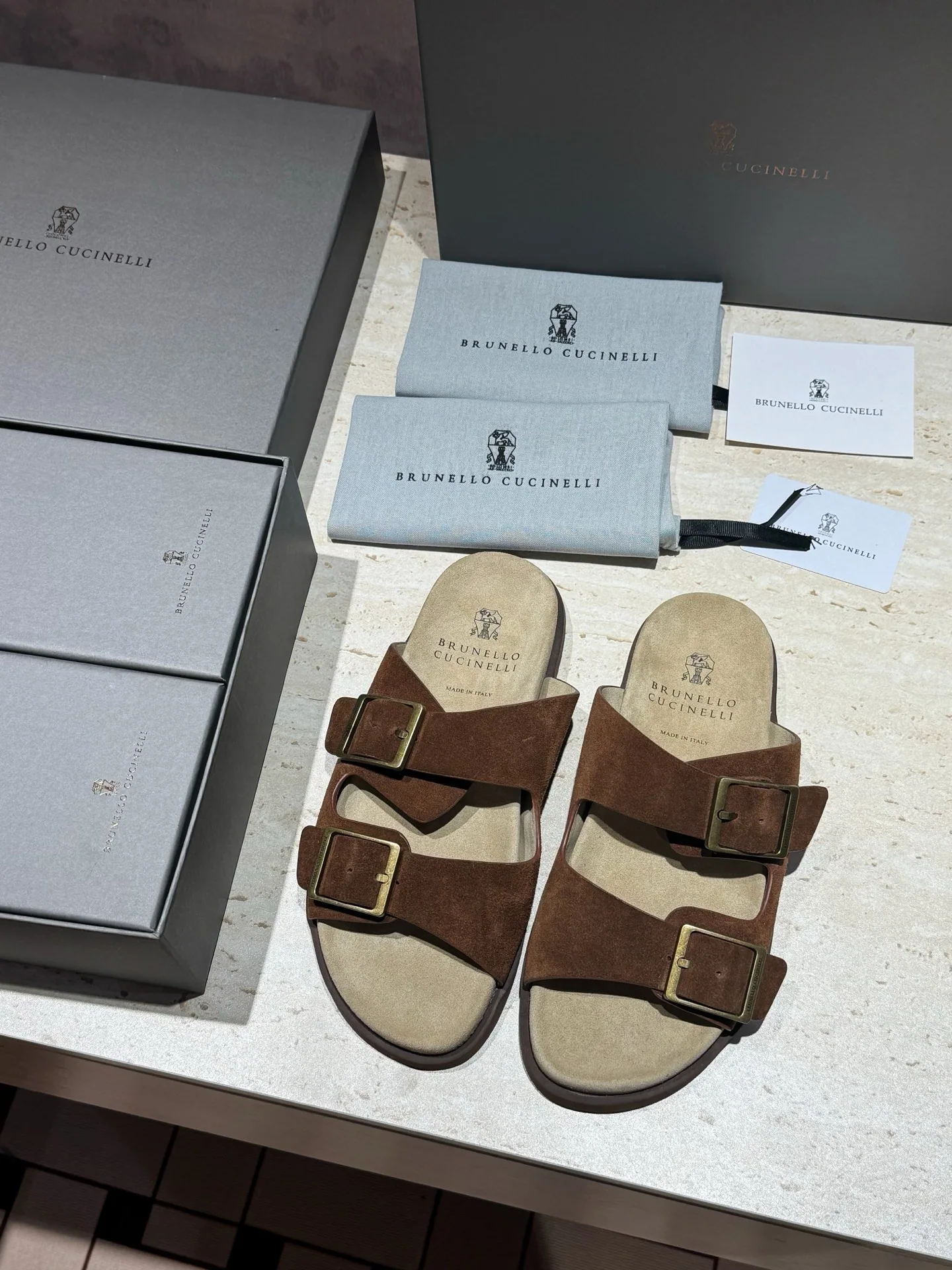 브루넬로쿠치넬리 스웨이드 비치 샌들 상세 이미지 4