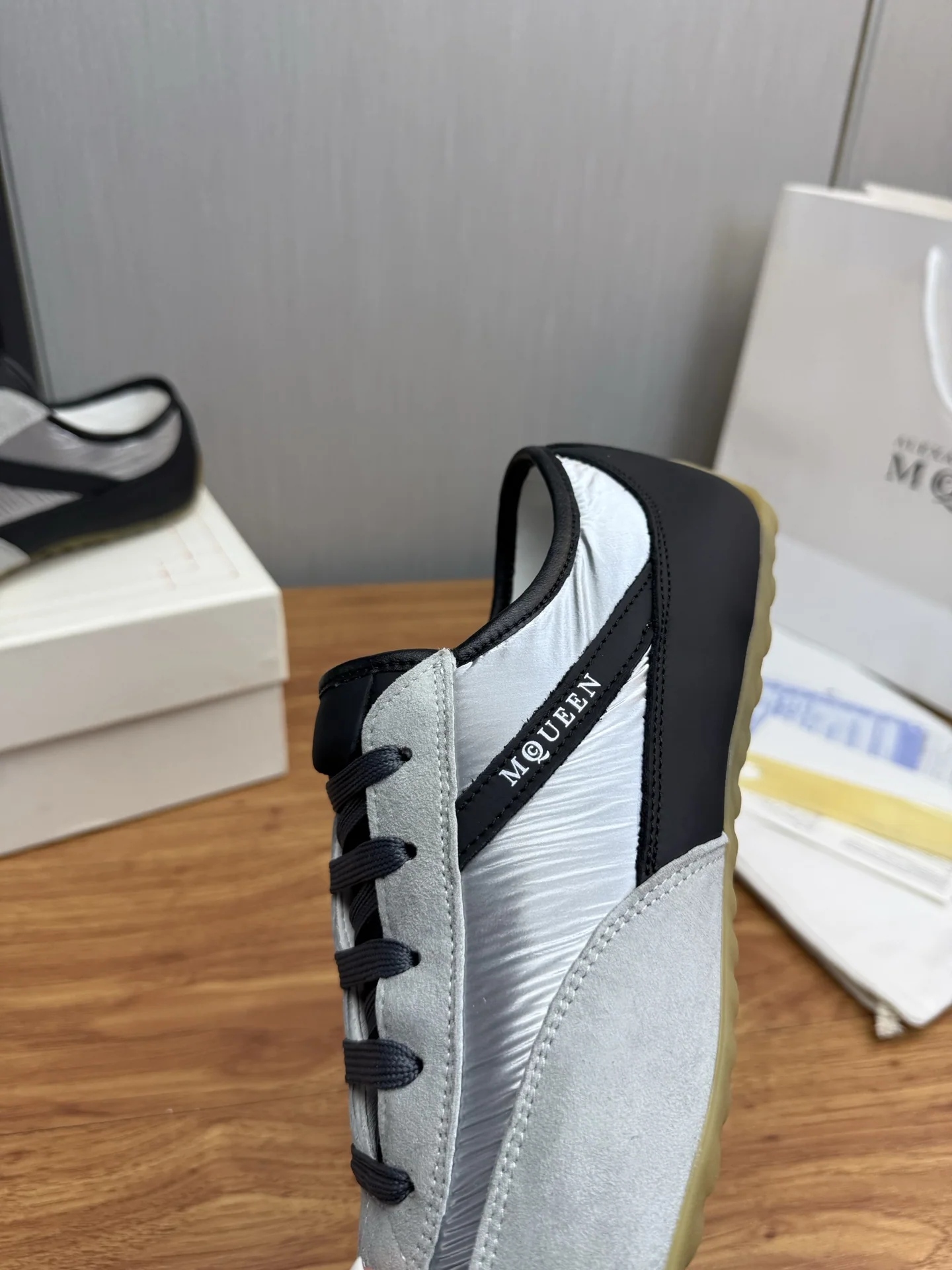 알렉산더맥퀸 메시 소재 커플 스니커즈 상세 이미지 8