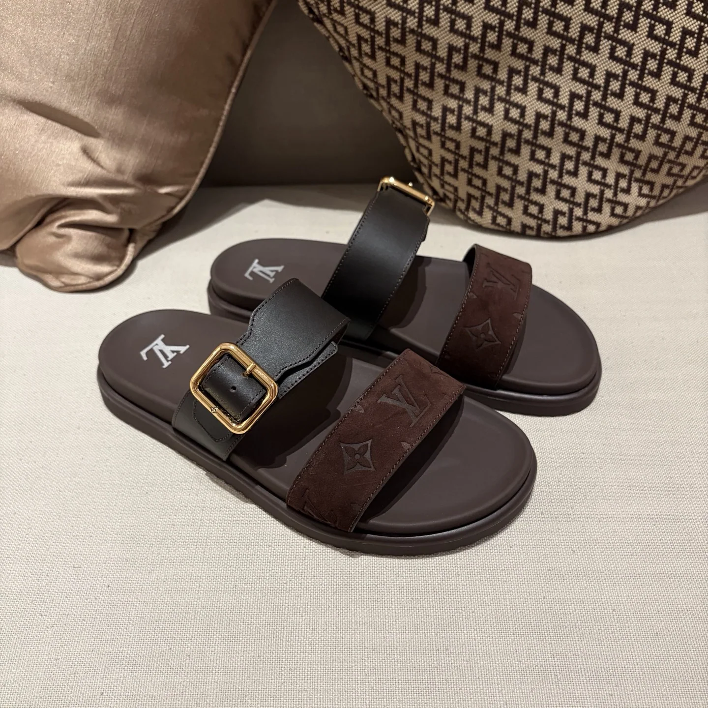 루이비통 더블 스트랩 샌들 149082