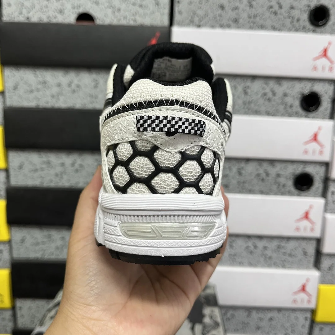 아식스 [XY] 젤 카하나 8 1011B133-100 200334 Asics Gel-Kahana 8 상세 이미지 2