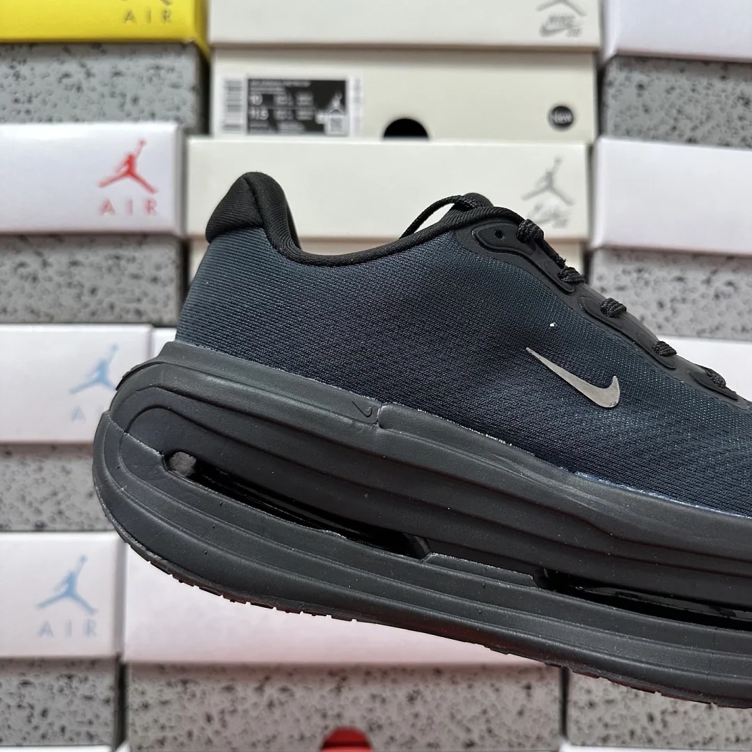 나이키 [5A] 보메로 프리미엄 SP IQ0627-001 201610 Nike Vomero Premium SP Black Mini Chrome 상세 이미지 5