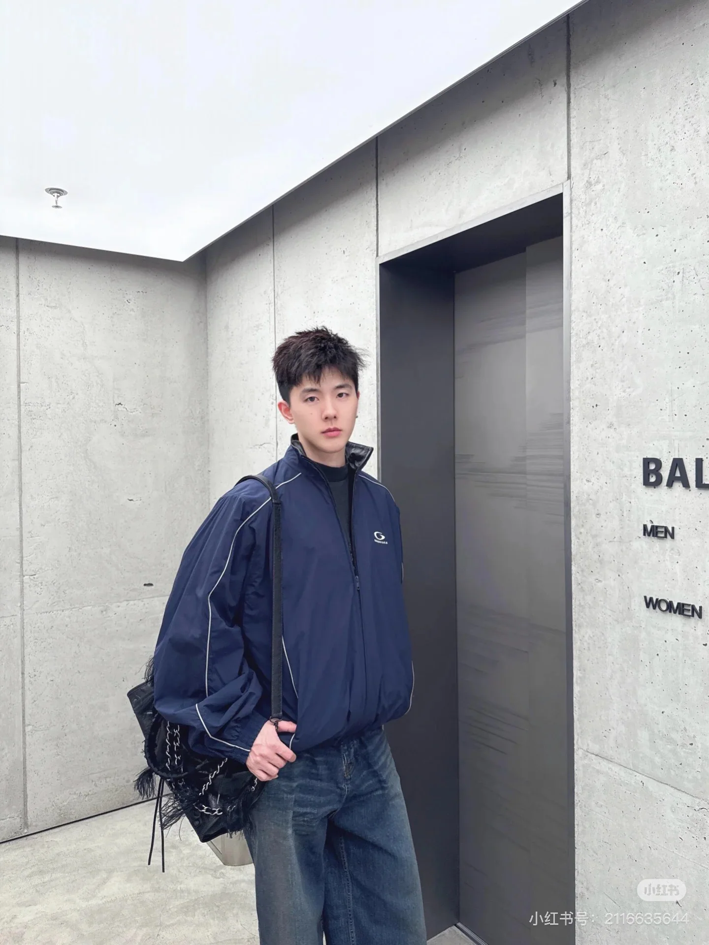 발렌시아가 남성 자켓 상세 이미지 9
