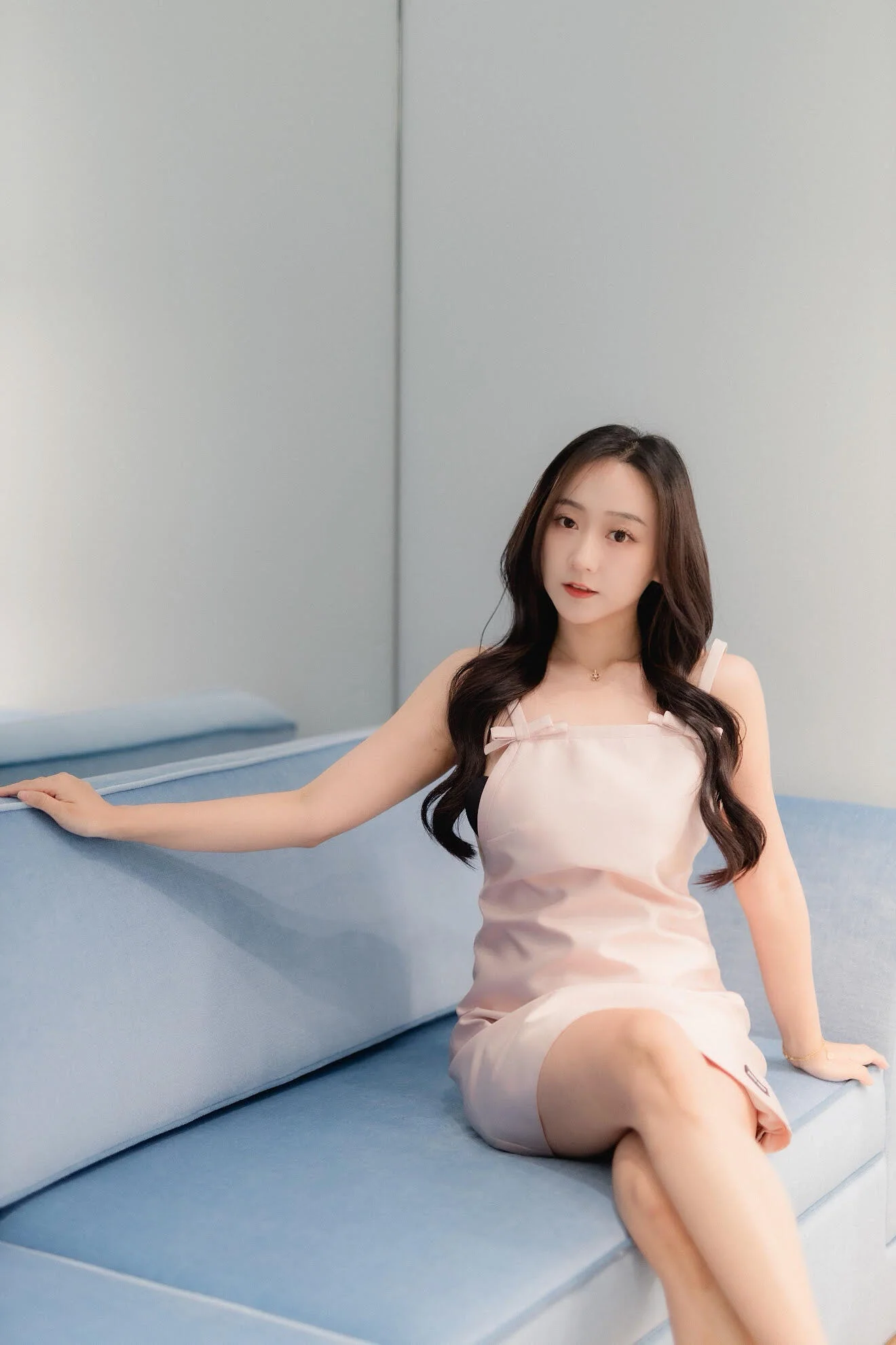 미우미우 핑크 리본 아플리케 슬립 원피스 2025 FW 상세 이미지 7