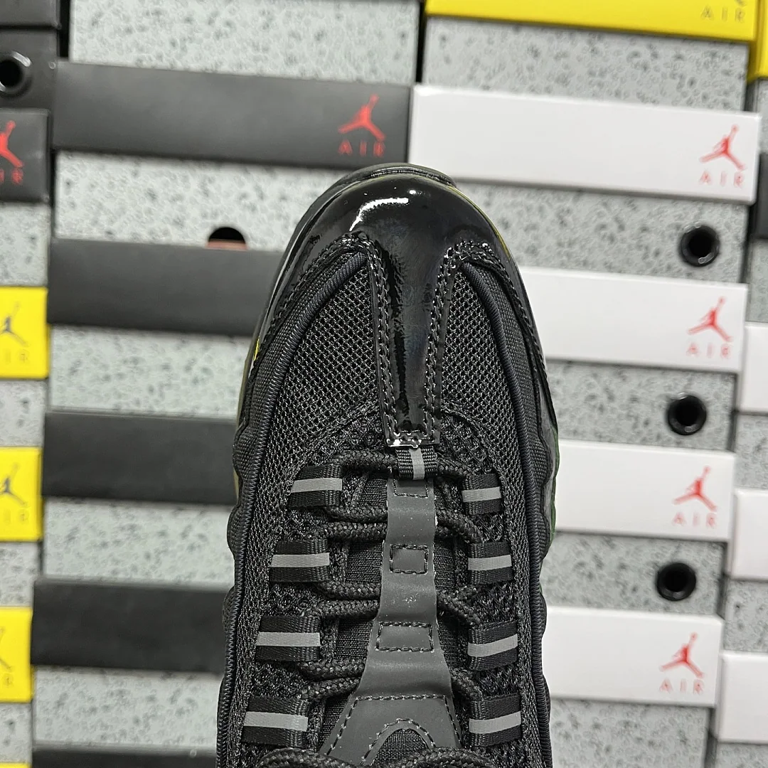 나이키 [XY] 에어 맥스 95 SP IB4453-001 201492 Nike Air Max 95 SP Undefeated Black 상세 이미지 9