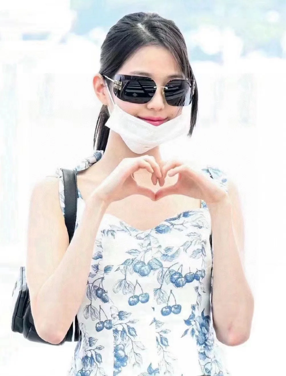 미우미우 68 입 선글라스 상세 이미지 5