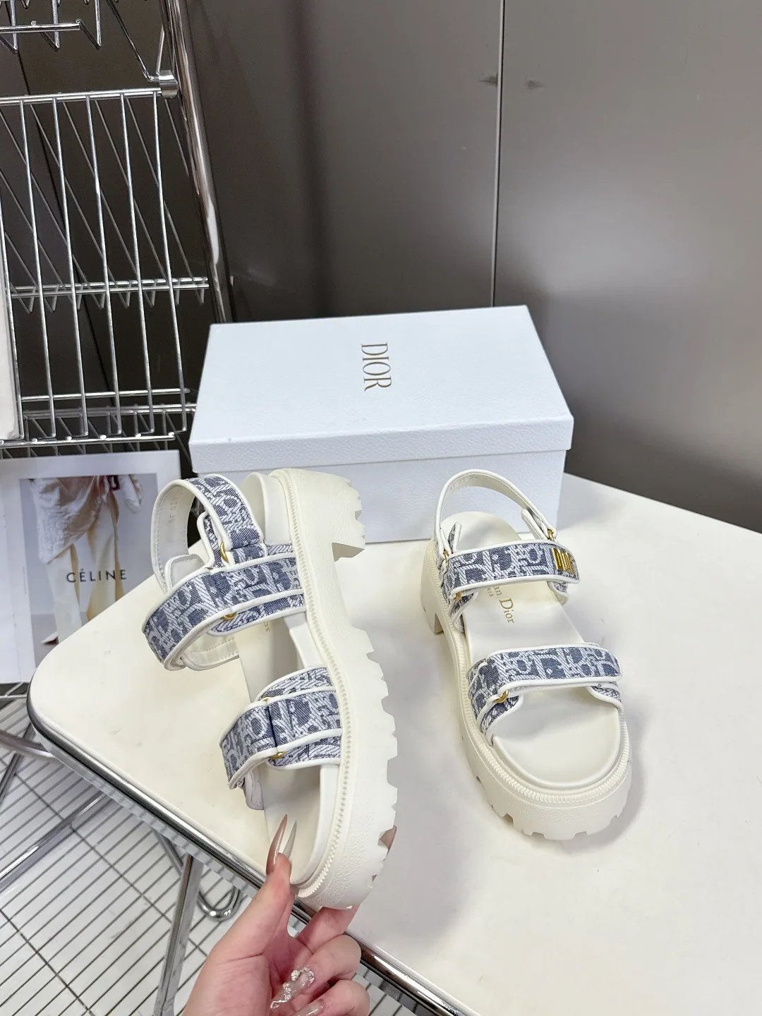 디올 벨크로 샌들 상세 이미지 4