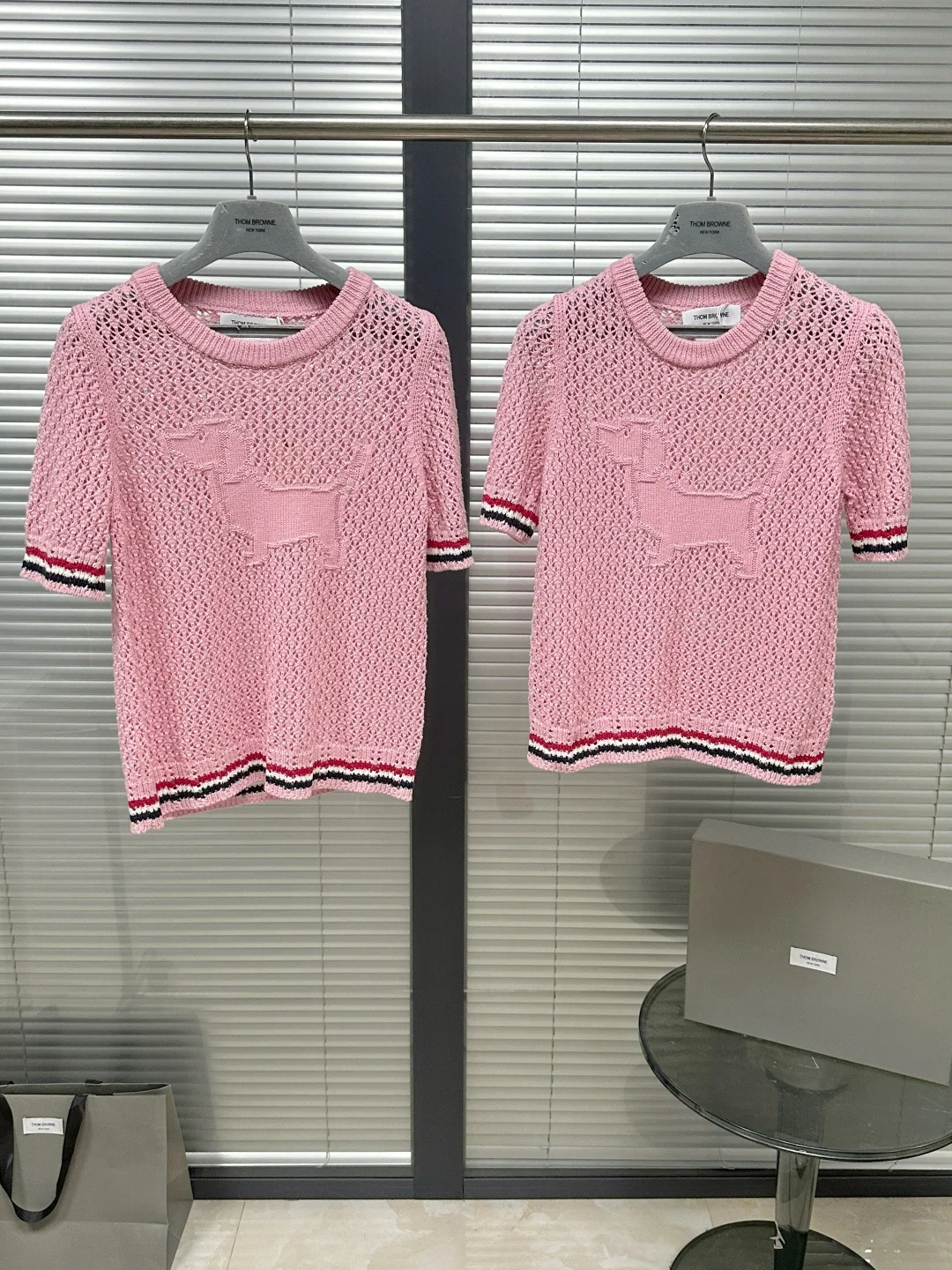 톰브라운 메시 시스루 크루넥 반팔 티셔츠 상세 이미지 1