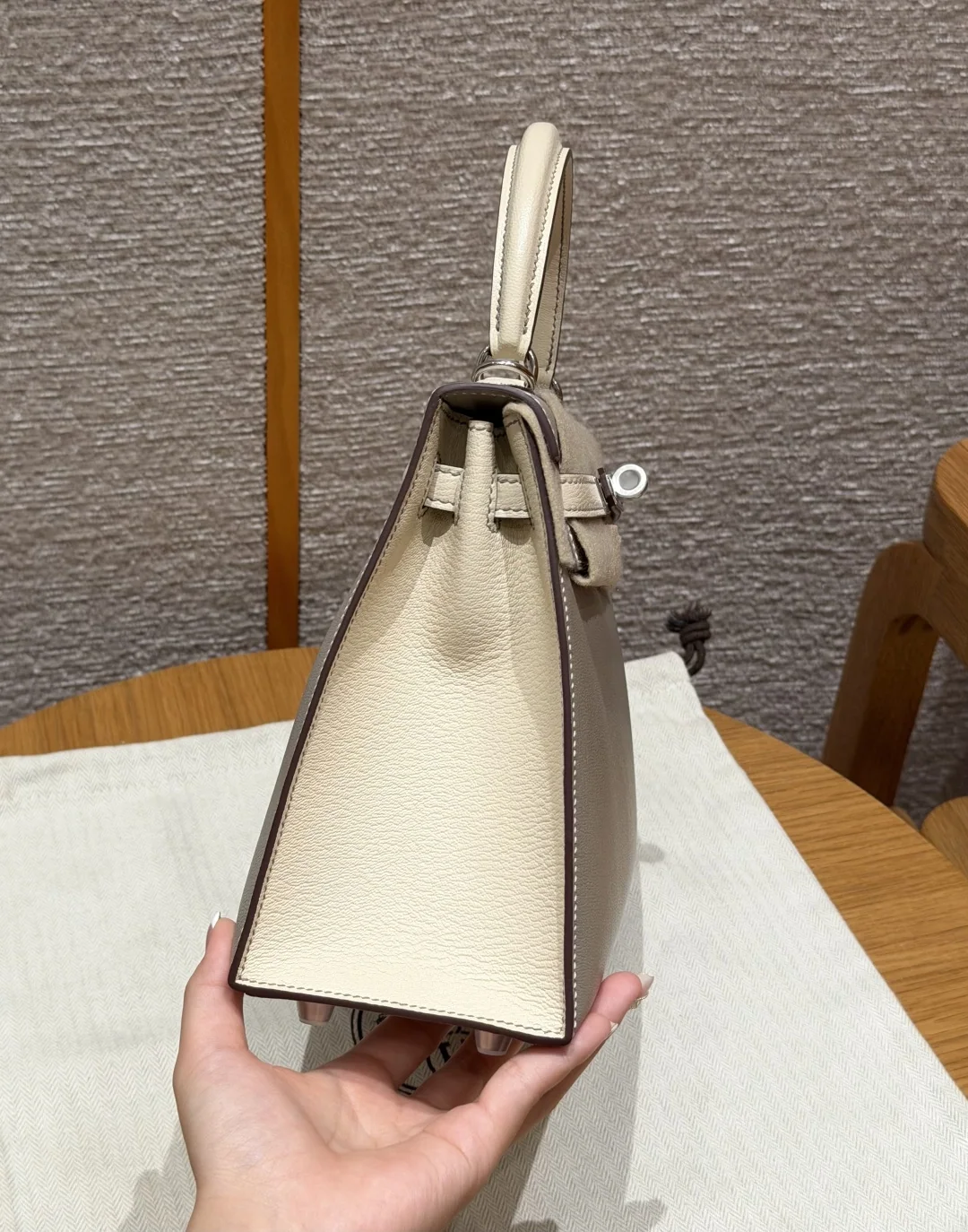 에르메스 켈리 더브 그레이 크림 화이트 염소가죽 가방 상세 이미지 3