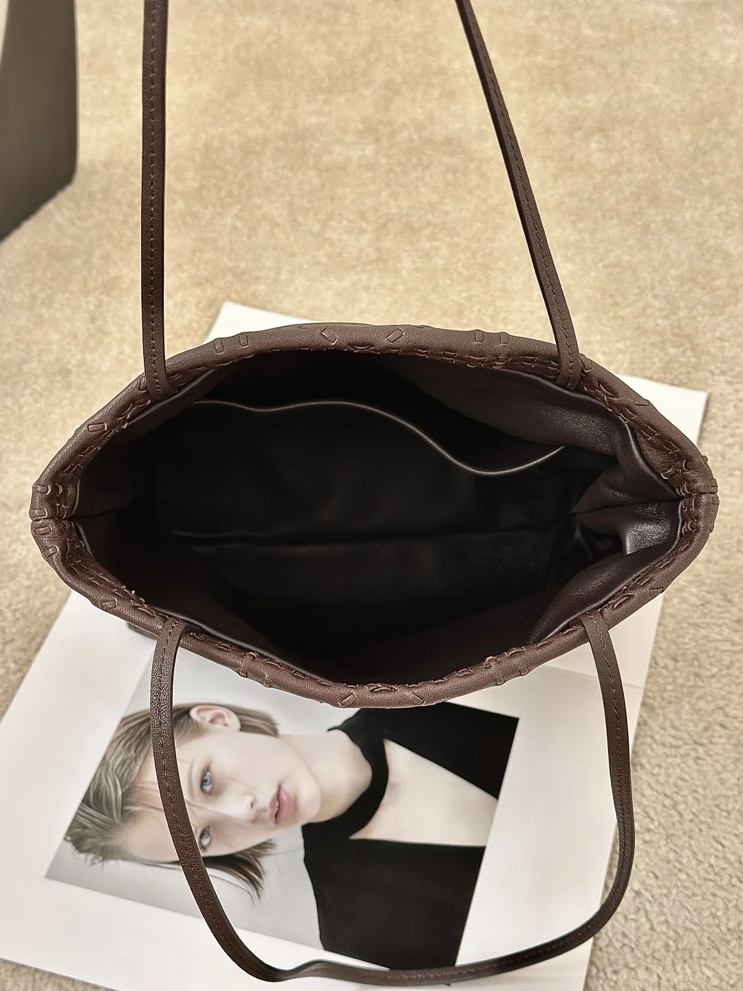 더로우 위븐 릴루 양가죽 토트백 상세 이미지 9