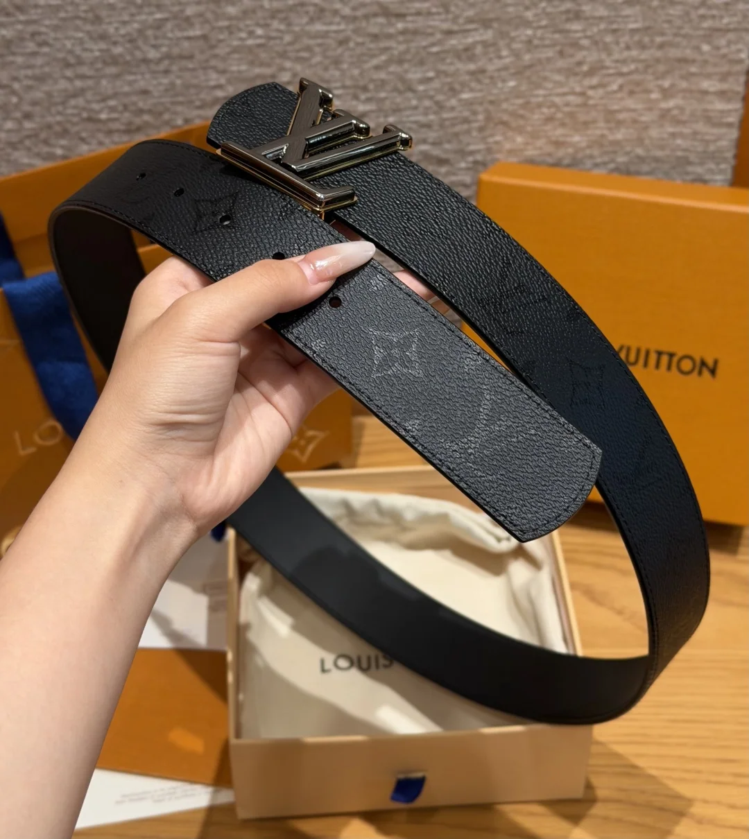 루이비통 디멘션 40mm 리버시블 벨트 상세 이미지 4