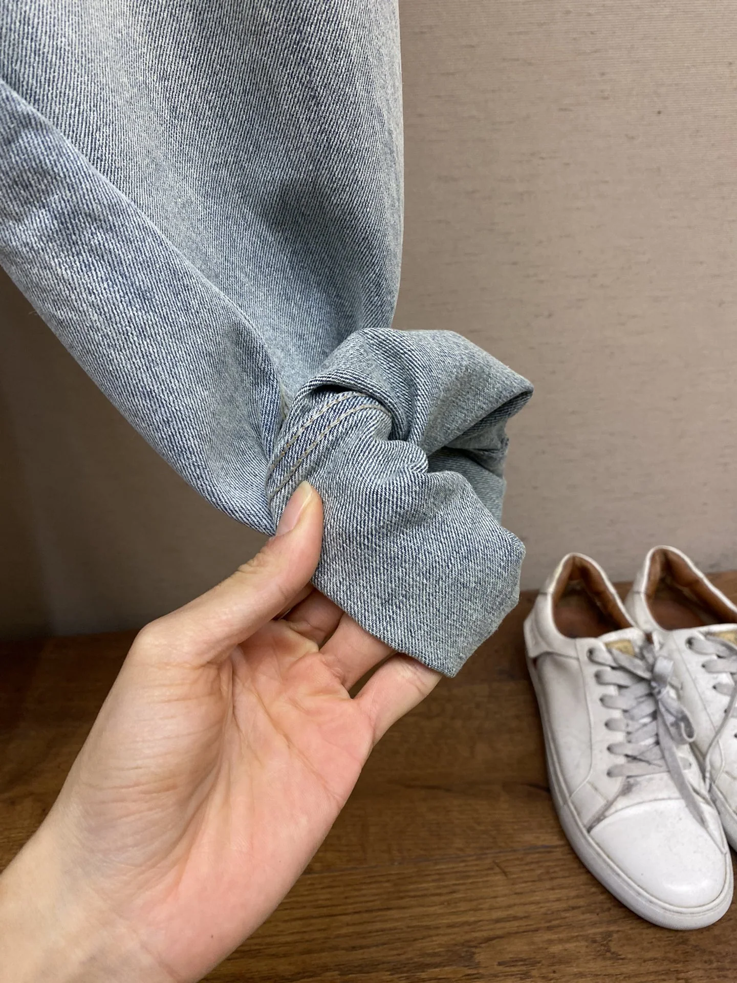 루이비통 LV 로고 자수 와이드 데님 바지 상세 이미지 8