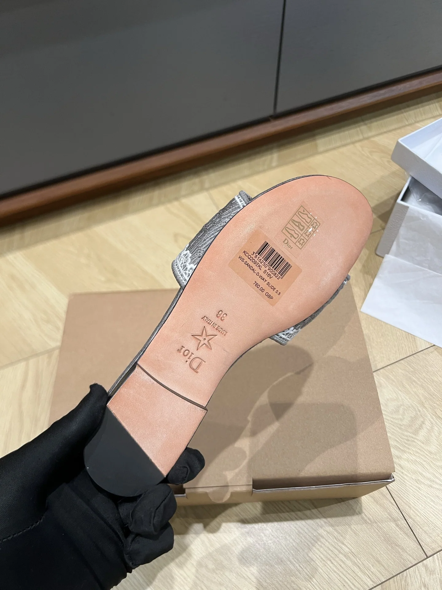 디올 자수 자카드 청키힐 샌들 상세 이미지 8