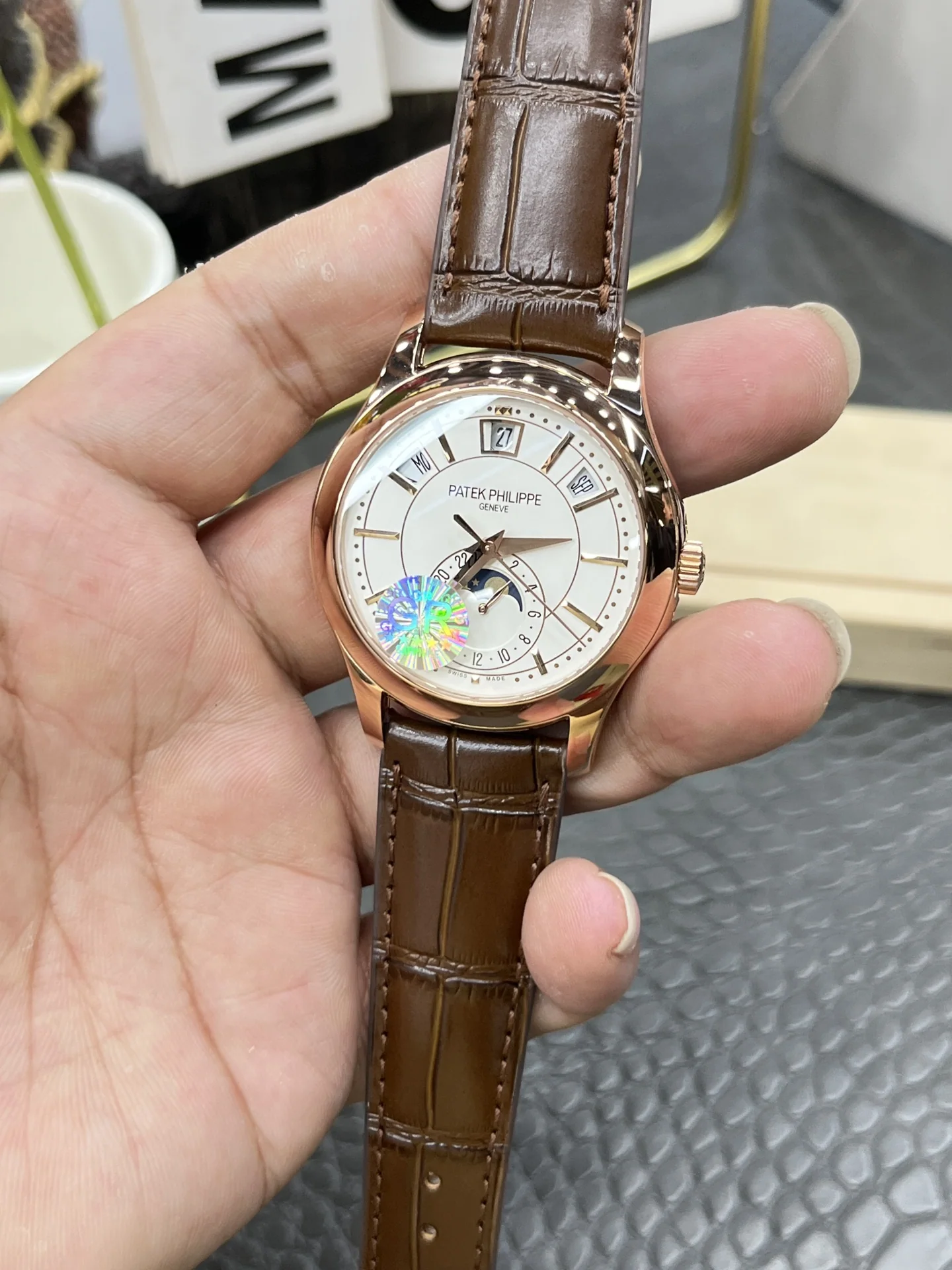 파텍필립 컴플리케이션 애뉴얼 캘린더 자동 시계 40MM5205 G 상세 이미지 2