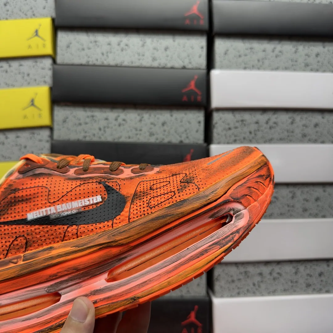 나이키 [M] 보메로 프리미엄 IQ7166-800 201746 Nike Vomero Premium Melitta Baumeister 상세 이미지 2