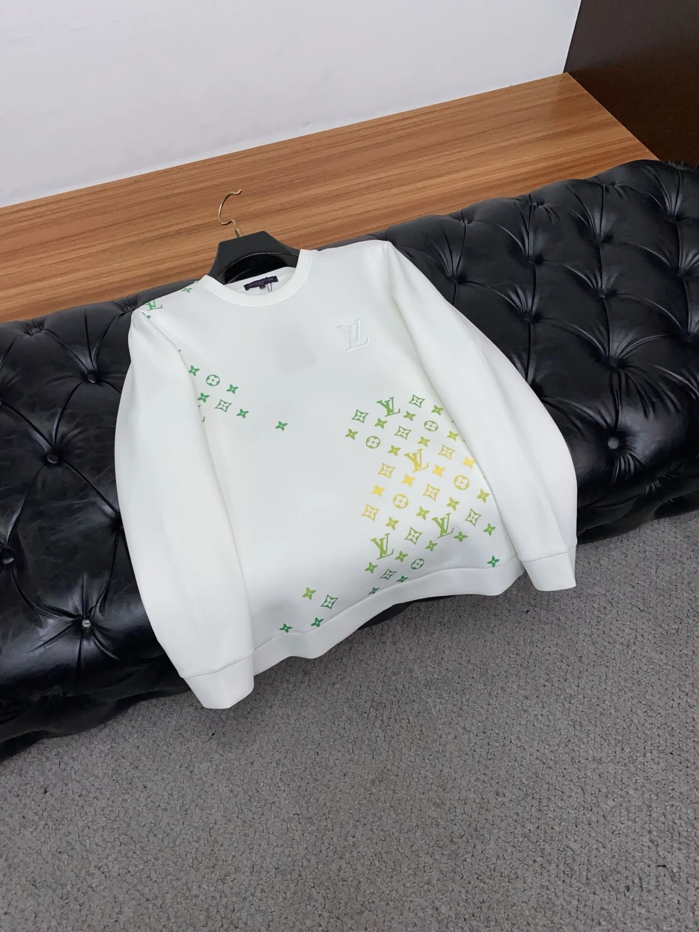 루이비통 클래식 에이스 크루넥 에어 코튼 긴팔 스웨트셔츠 P250 상세 이미지 7