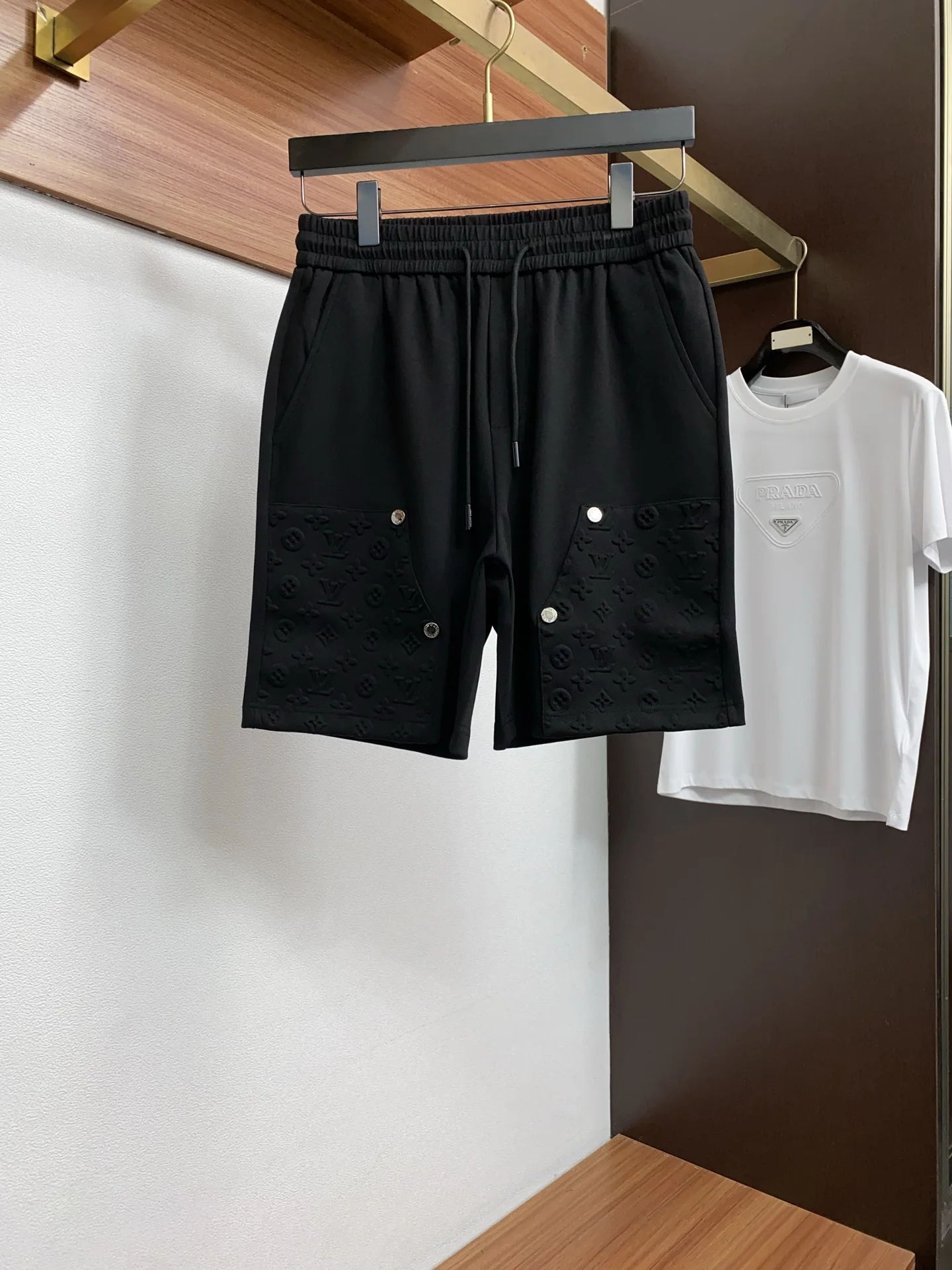 루이비통 남성 오리지널 핏 코튼 스트레치 반바지 상세 이미지 1